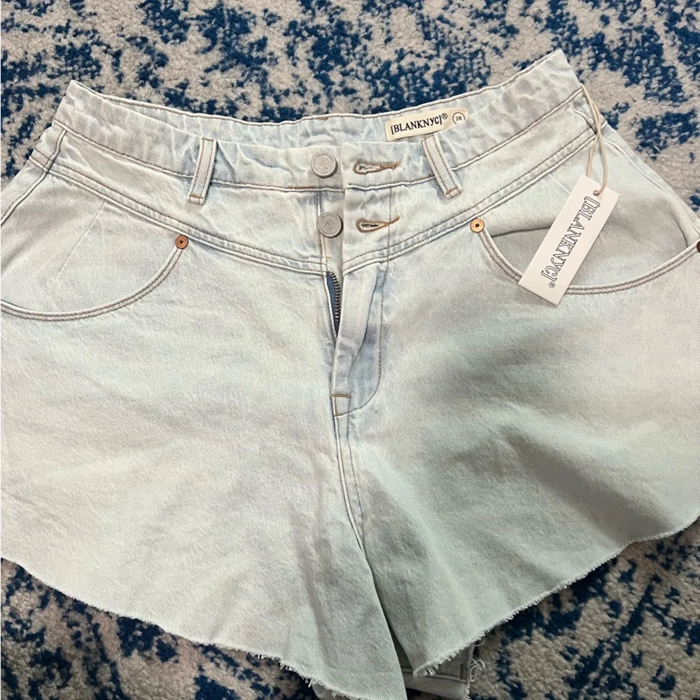 NWT BLANKNYC Piano Solo Jean Shorts - Picture 2 of 3